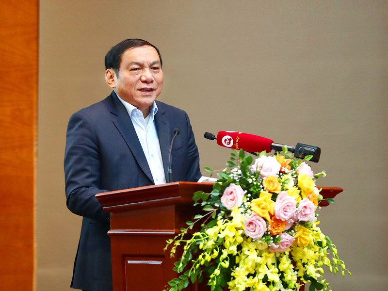 Bộ trưởng Nguyễn Văn Hùng: Văn hoá và công nghiệp văn hoá phải song hành cùng nền kinh tế thị trường, tạo ra lợi ích cho quốc gia - Anh 1