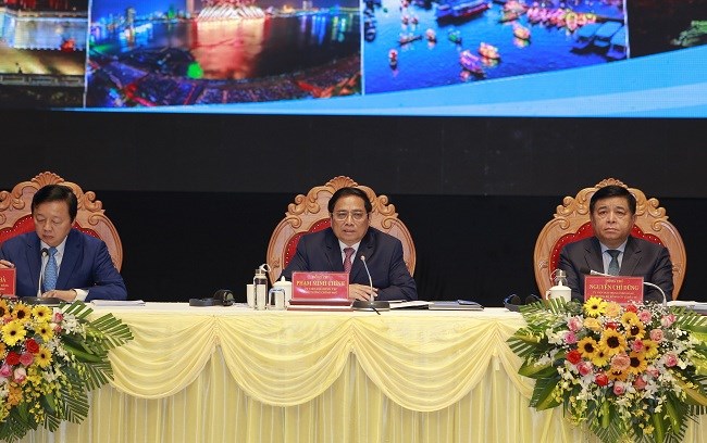 Bộ trưởng Nguyễn Văn Hùng đề xuất nhiều giải pháp quan trọng phát triển du lịch vùng Bắc Trung Bộ và duyên hải Trung Bộ - Anh 1