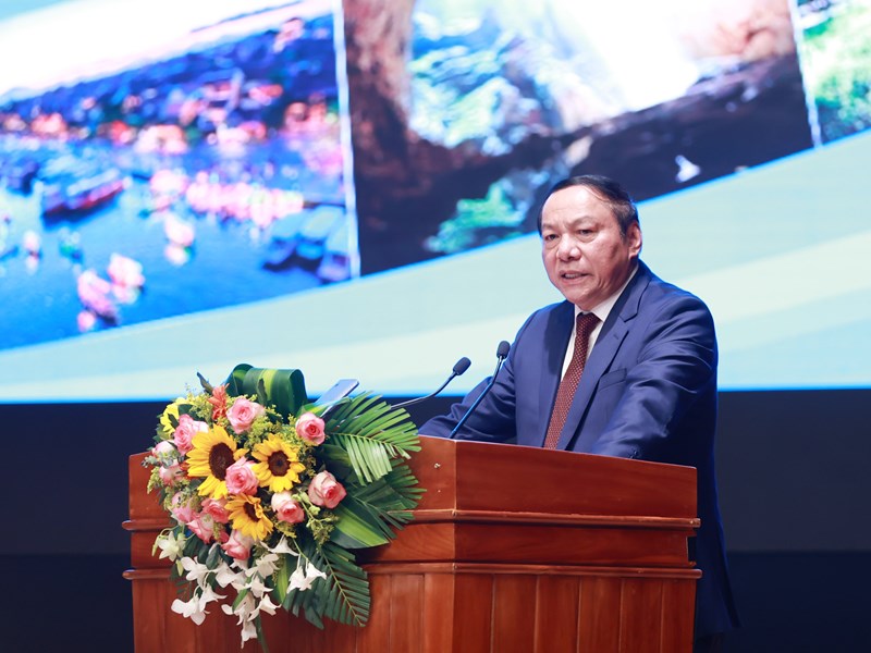 Bộ trưởng Nguyễn Văn Hùng đề xuất nhiều giải pháp quan trọng phát triển du lịch vùng Bắc Trung Bộ và duyên hải Trung Bộ - Anh 2