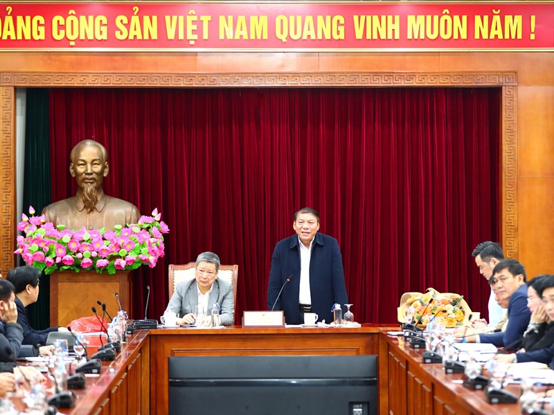 Bộ trưởng Nguyễn Văn Hùng: Mong muốn đón nhận những tâm huyết cho sự phát triển VHTTDL - Anh 1