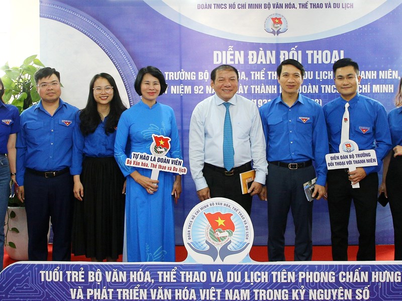 Bộ trưởng Nguyễn Văn Hùng: Tuổi trẻ Bộ VHTTDL phải tràn đầy nhiệt huyết, sẵn sàng lăn xả, cống hiến, phụng sự Tổ quốc và nhân dân - Anh 3