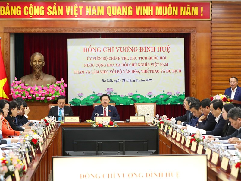Bộ trưởng Nguyễn Văn Hùng: Cần có thêm cơ chế ưu đãi cho ngành Văn hóa để tăng cơ hội huy động nguồn lực xã hội - Anh 5