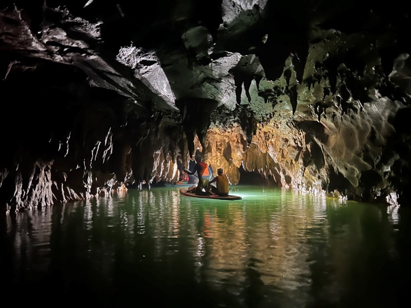 Ngỡ ngàng trước vẻ đẹp của 22 hang động mới phát hiện tại Quảng Bình - Anh 3