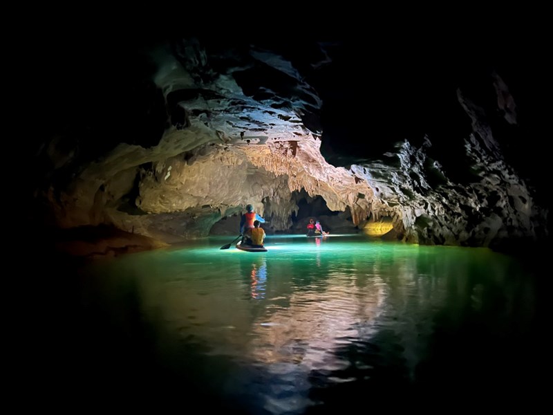 Ngỡ ngàng trước vẻ đẹp của 22 hang động mới phát hiện tại Quảng Bình - Anh 4