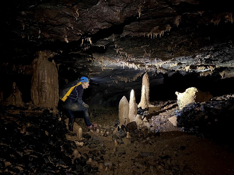 Ngỡ ngàng trước vẻ đẹp của 22 hang động mới phát hiện tại Quảng Bình - Anh 5
