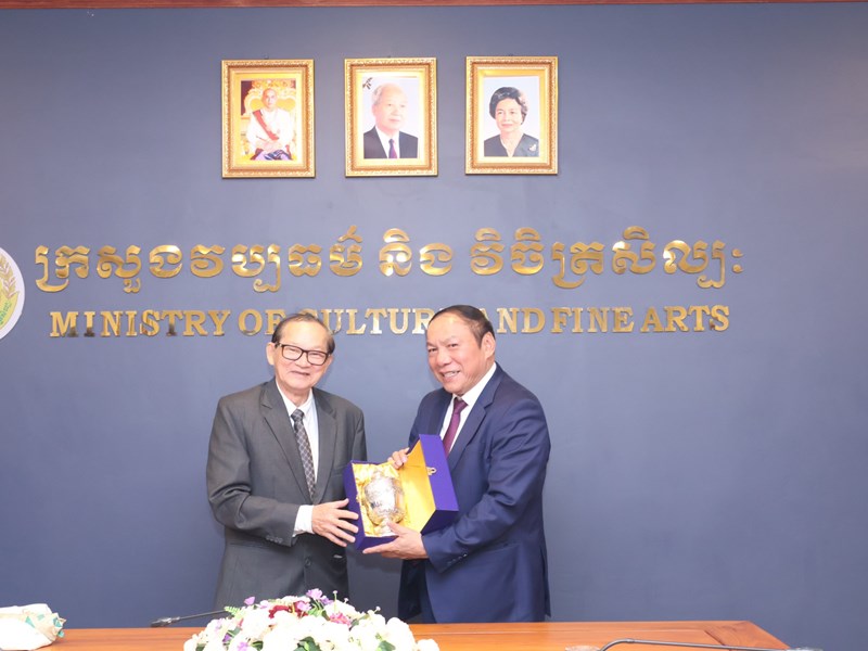 Bộ trưởng Nguyễn Văn Hùng: Văn hóa là sợi dây gắn kết tình hữu nghị Việt Nam  - Campuchia - Anh 4