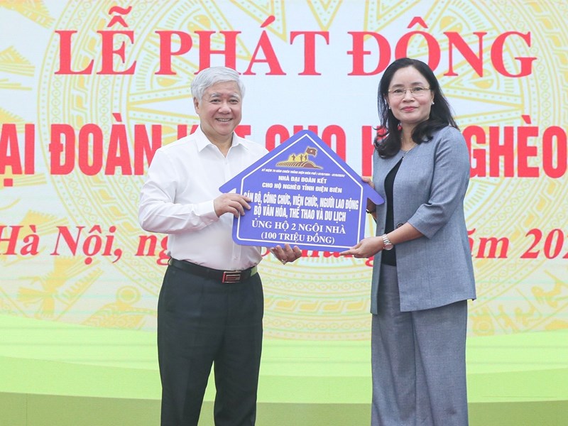 Hơn 280 tỉ đồng ủng hộ làm nhà đại đoàn kết cho hộ nghèo của tỉnh Điện Biên - Anh 4