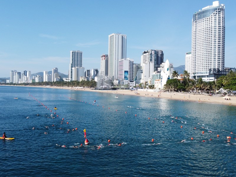 Khánh Hòa: Hấp dẫn bơi biển, lắc thúng trong khuôn khổ Festival Biển Nha Trang 2023 - Anh 4