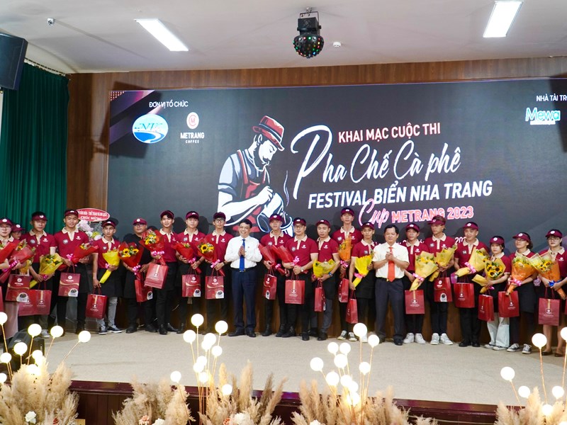 Khánh Hòa: Hấp dẫn thi pha chế cà phê trong chương trình Festival Biển Nha Trang - Anh 1