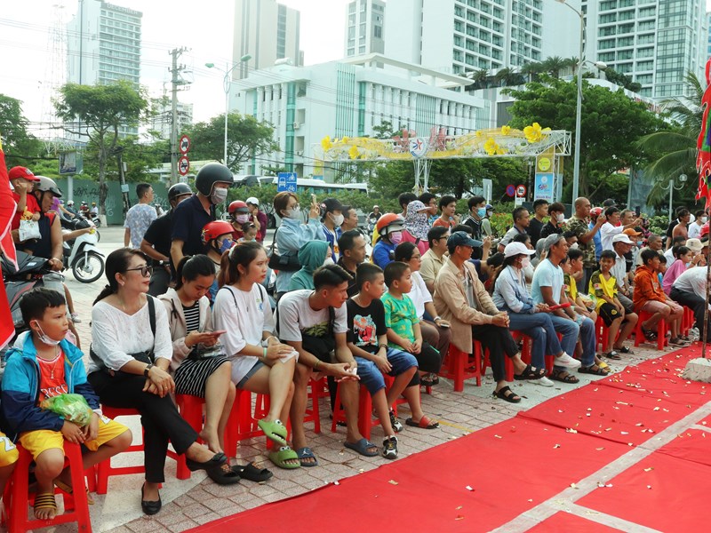 Khánh Hòa: Hội thi cờ người thu hút đông đảo người dân, du khách - Anh 6
