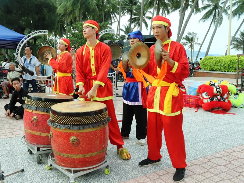 Khánh Hòa: Hội thi cờ người thu hút đông đảo người dân, du khách - Anh 7