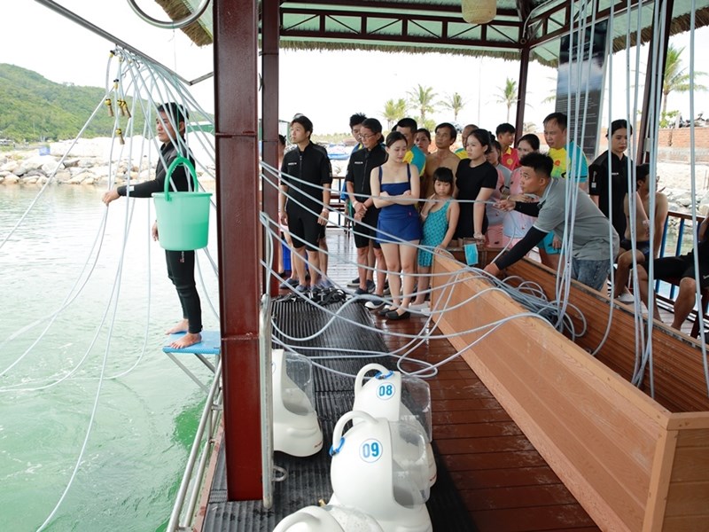 Sẽ vận hành tổ hợp du lịch với công suất 10.000 khách trên vịnh Nha Trang - Anh 1
