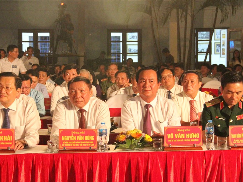 Xúc động Lễ kỷ niệm 50 năm ngày ra mắt Trụ sở Chính phủ Cách mạng lâm thời Cộng hòa miền Nam Việt Nam - Anh 2
