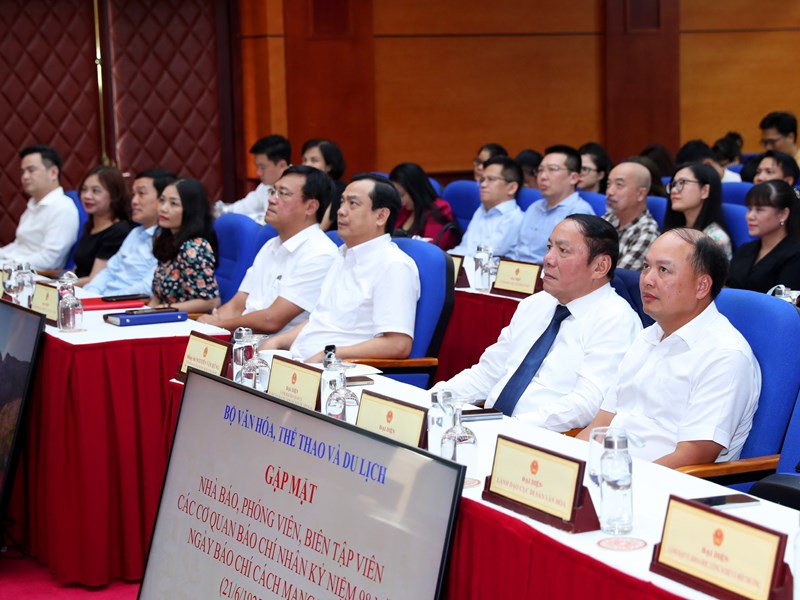 Bộ trưởng Nguyễn Văn Hùng: Bộ VHTTDL trân trọng sự đóng góp của báo chí đối với sự phát triển của ngành - Anh 3