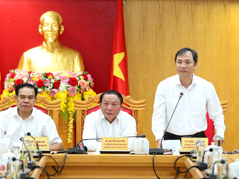 Bộ trưởng Nguyễn Văn Hùng: Đánh thức tiềm năng, phát huy giá trị văn hoá của núi Hồng, sông La và con người Hà Tĩnh - Anh 2