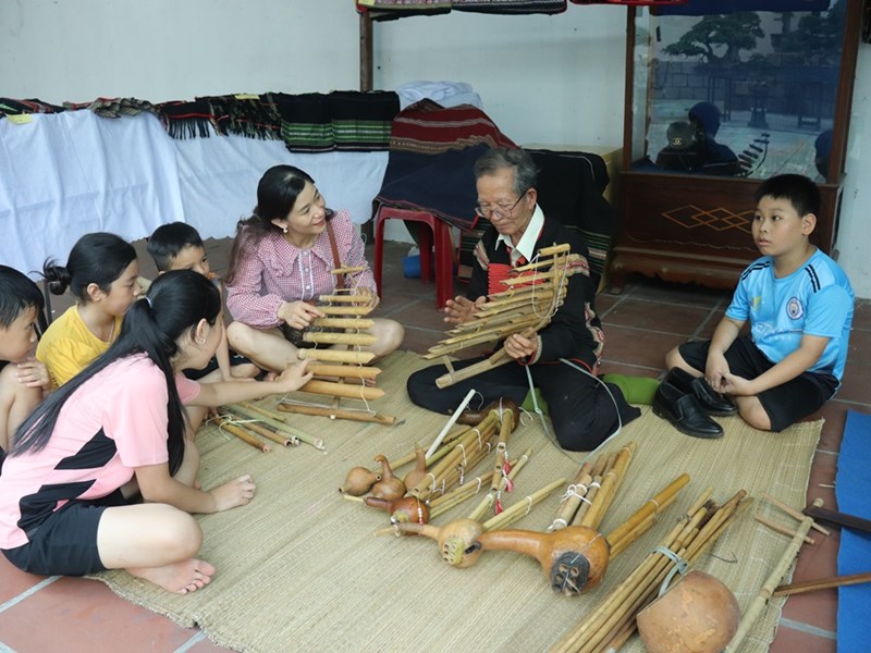 Vai trò của già làng trong việc gìn giữ, phát huy giá trị văn hóa đồng bào DTTS - Anh 1