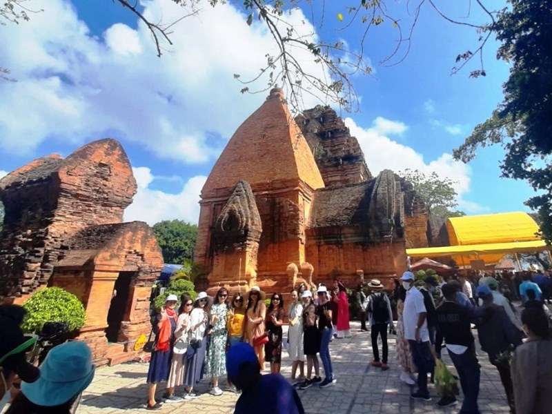 Khánh Hòa: Công khai tiếp nhận, thu chi tiền công đức tại Tháp Bà Ponagar - Anh 1