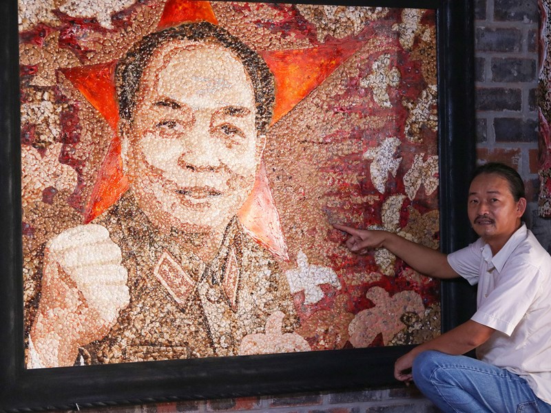 Bức tranh chân dung Đại tướng Võ Nguyên Giáp bằng vỏ trứng xác lập kỷ lục Việt Nam - Anh 2
