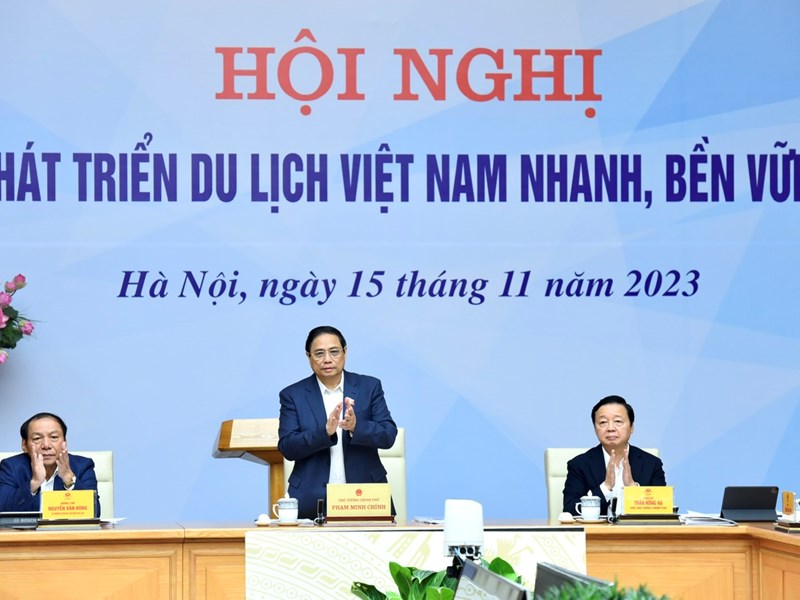 Thủ tướng: Tạo nên sức mạnh tổng hợp to lớn để du lịch Việt Nam phục hồi mạnh mẽ và “cất cánh” - Anh 2