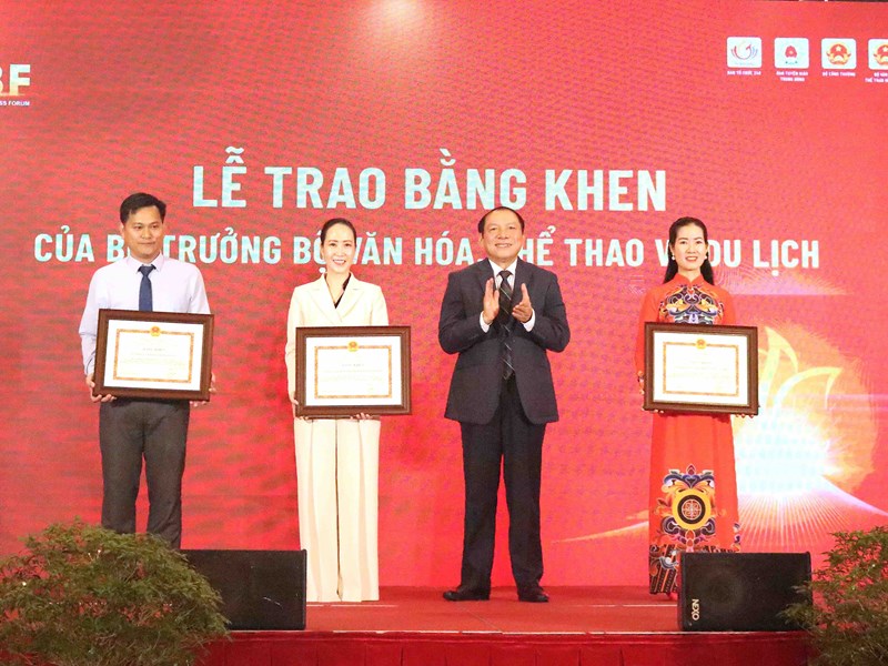 Thúc đẩy xây dựng và gìn giữ văn hoá kinh doanh, định hướng phát triển bền vững cho doanh nghiệp Việt Nam - Anh 2