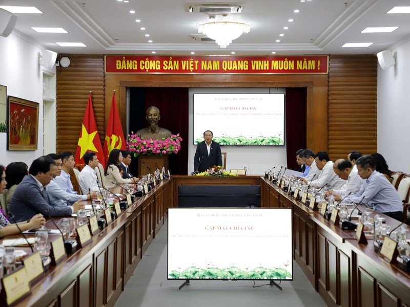Bộ VHTTDL trao quyết định nghỉ hưu cho Thứ trưởng Đoàn Văn Việt - Anh 2