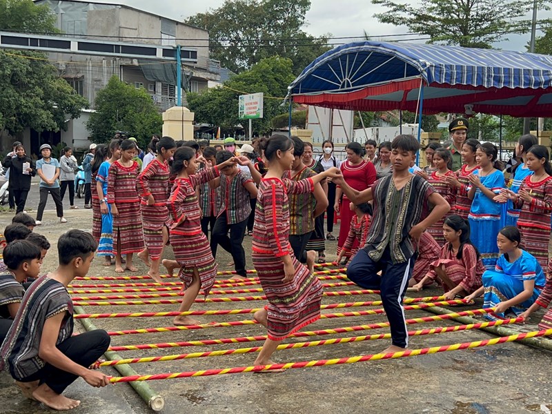 Phát triển du lịch Khánh Vĩnh (Khánh Hoà) - Bài 2: Phát triển du lịch văn hóa vùng đồng bào dân tộc thiểu số - Anh 2