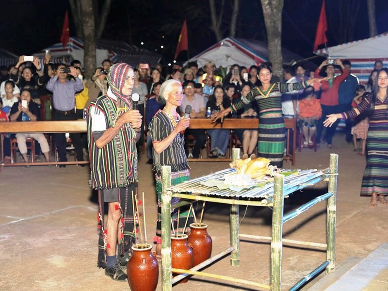Đắk Nông: Độc đáo Lễ hội sum họp cộng đồng của đồng bào M’Nông - Anh 3