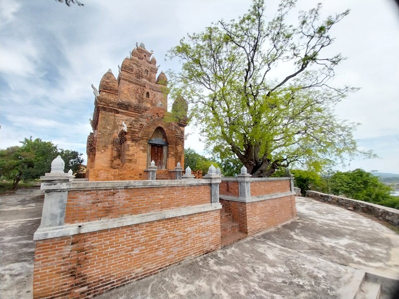 Khám phá tháp cổ Po Rome của đồng bào Chăm Ninh Thuận - Anh 6