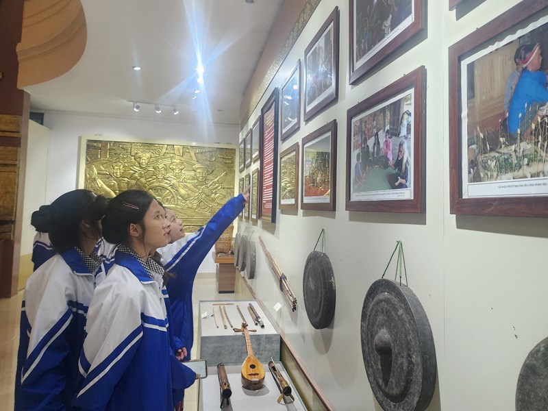 Triển lãm, trưng bày ảnh, hiện vật của đồng bào dân tộc thiểu số ở Quảng Bình - Anh 3
