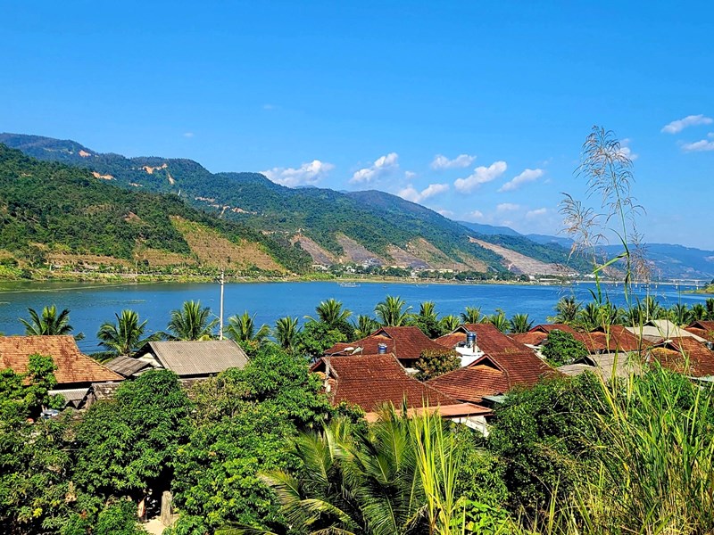 Đưa Mường Lay thành một trong những trung tâm du lịch trọng điểm của tỉnh Điện Biên - Anh 4