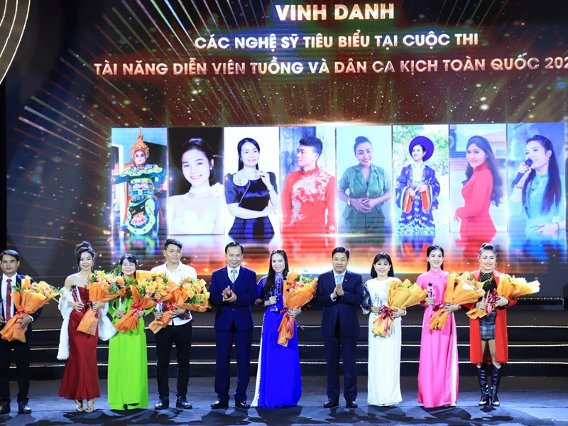 Chắp cánh cho tài năng văn học, nghệ thuật - Anh 6