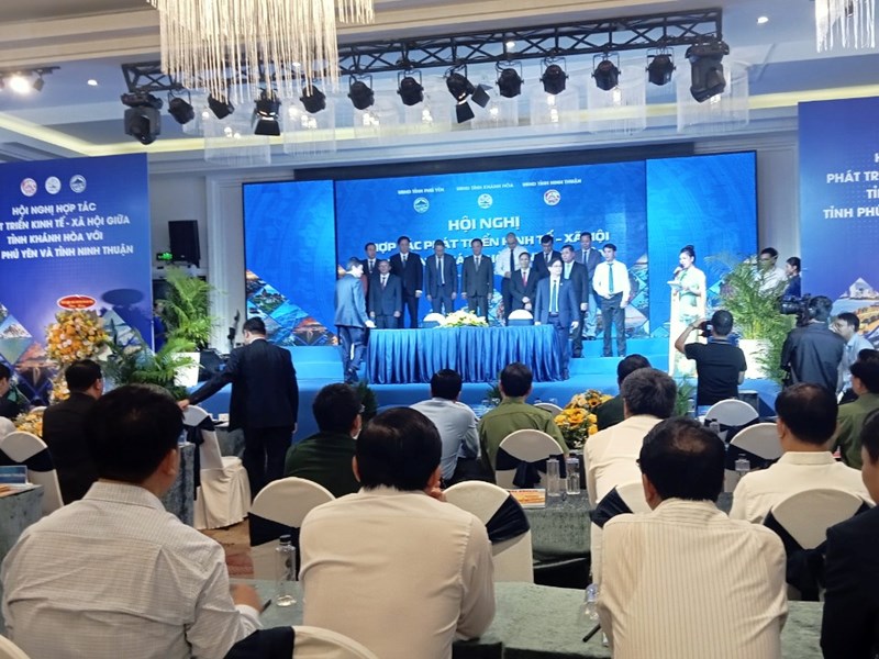 Phú Yên – Khánh Hòa – Ninh Thuận hợp tác phát triển kinh tế - xã hội - Anh 1
