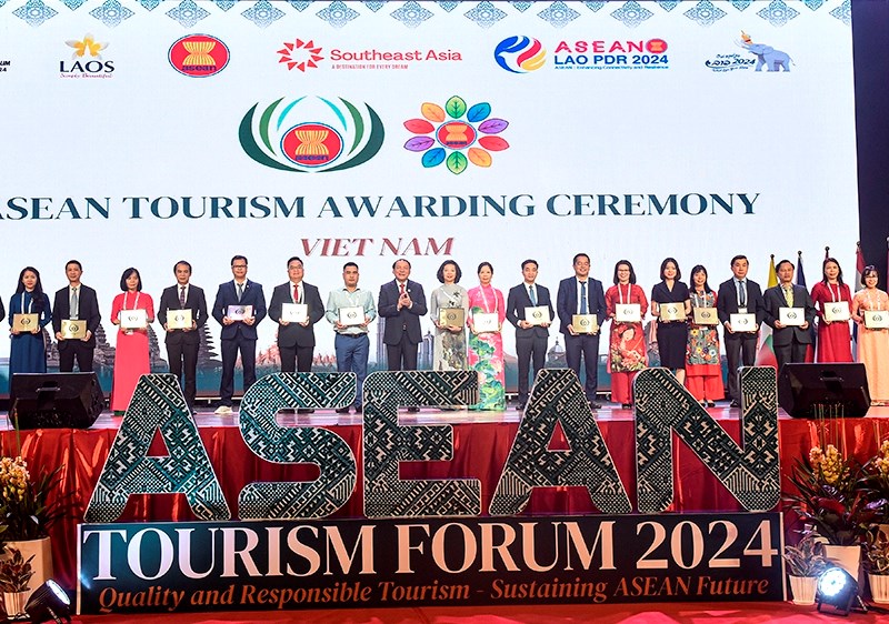 Giải thưởng Du lịch ASEAN 2024: 25 địa phương, khách sạn, đơn vị của Việt Nam được tôn vinh - Anh 1