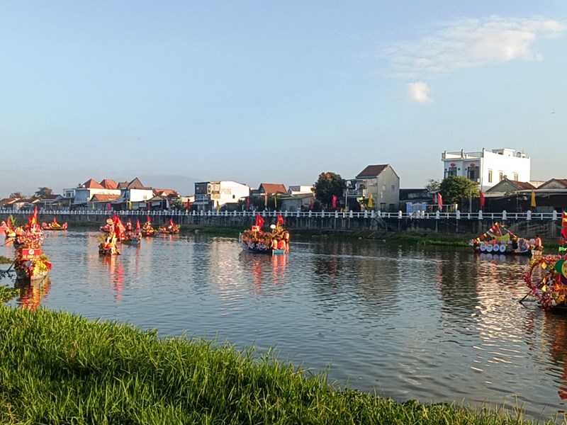 Khánh Hòa: Đua thuyền, ghe trên sông Dinh hút khách du lịch - Anh 1