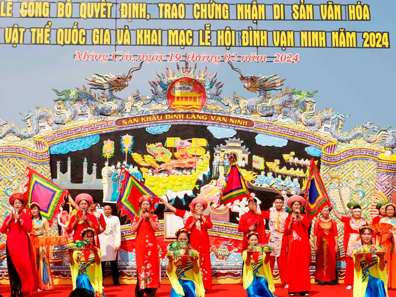 Quảng Ninh đón nhận Di sản văn hóa phi vật thể quốc gia và khai mạc Lễ hội đình Vạn Ninh - Anh 5
