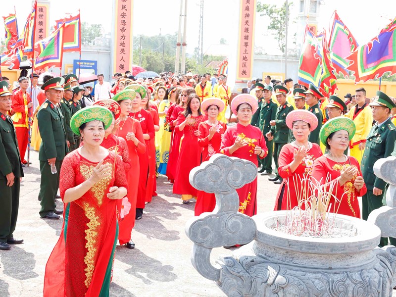 Quảng Ninh đón nhận Di sản văn hóa phi vật thể quốc gia và khai mạc Lễ hội đình Vạn Ninh - Anh 4