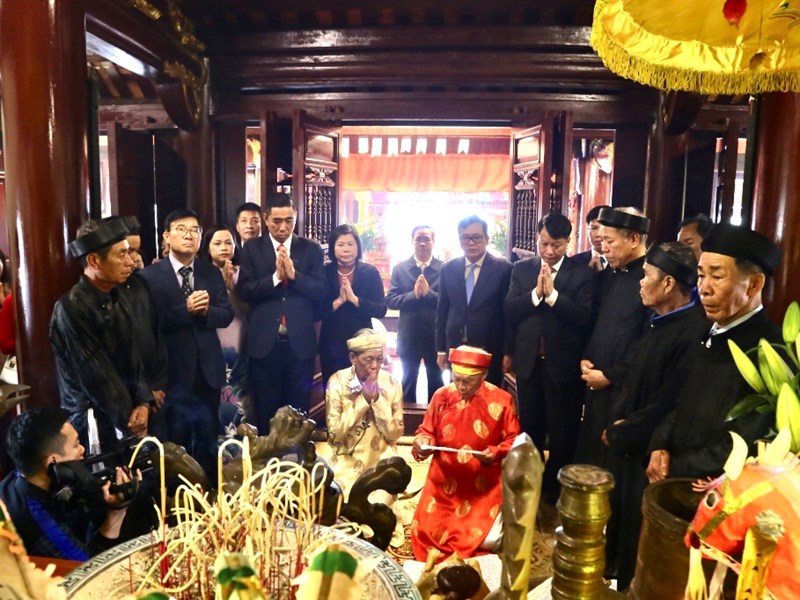 Quảng Ninh đón nhận Di sản văn hóa phi vật thể quốc gia và khai mạc Lễ hội đình Vạn Ninh - Anh 3