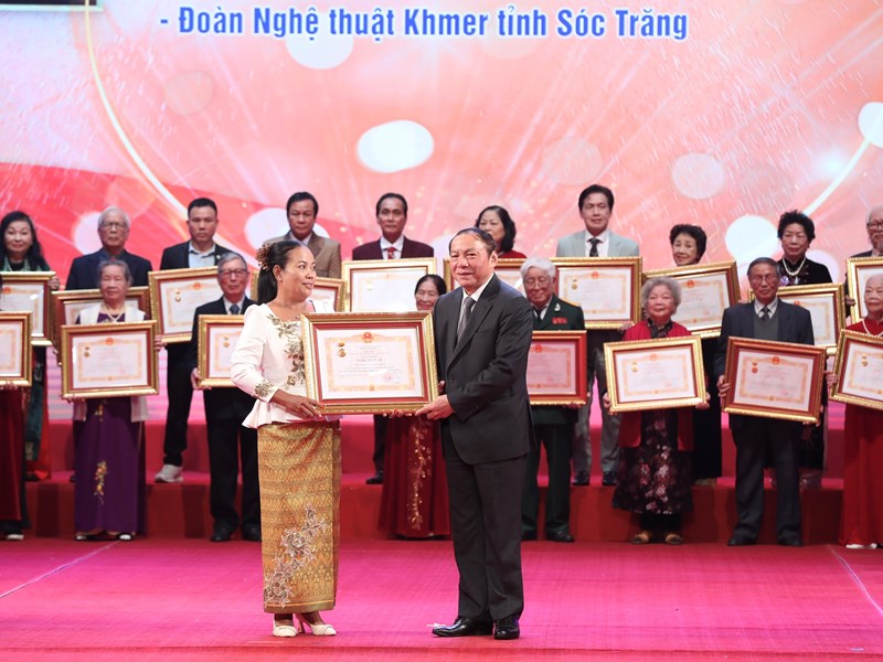 Bộ trưởng Nguyễn Văn Hùng: Công tác xét tặng NSND, NSƯT diễn ra chặt chẽ, công tâm, khách quan - Anh 5