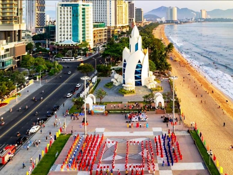 Kỷ niệm 100 năm xây dựng và phát triển thành phố Nha Trang - Anh 2