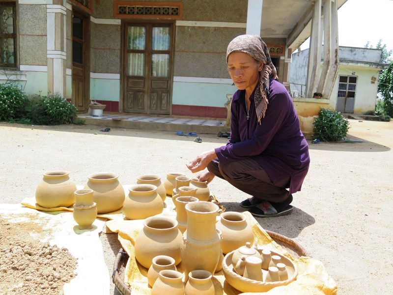 Làng gốm và chuyện bảo tồn văn hóa- Kỳ 1: Men buồn…làng gốm - Anh 1