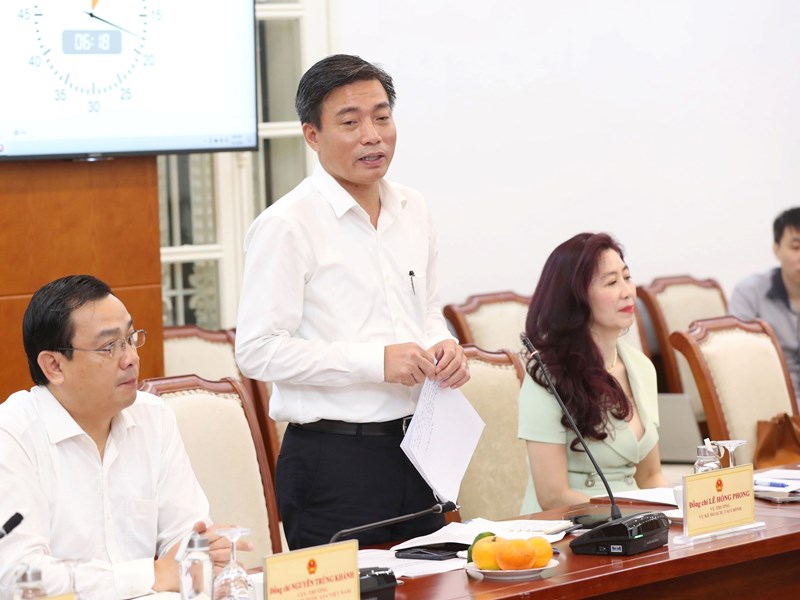 Bộ trưởng Nguyễn Văn Hùng: Thừa Thiên Huế cần xác định rõ các sản phẩm du lịch đặc trưng để hấp dẫn du khách - Anh 6