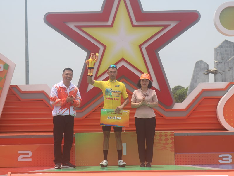 Cua-rơ Ivannov Timofei tiếp tục giữ áo vàng sau 9 chặng thi đấu Cuộc đua xe đạp toàn quốc - Anh 2