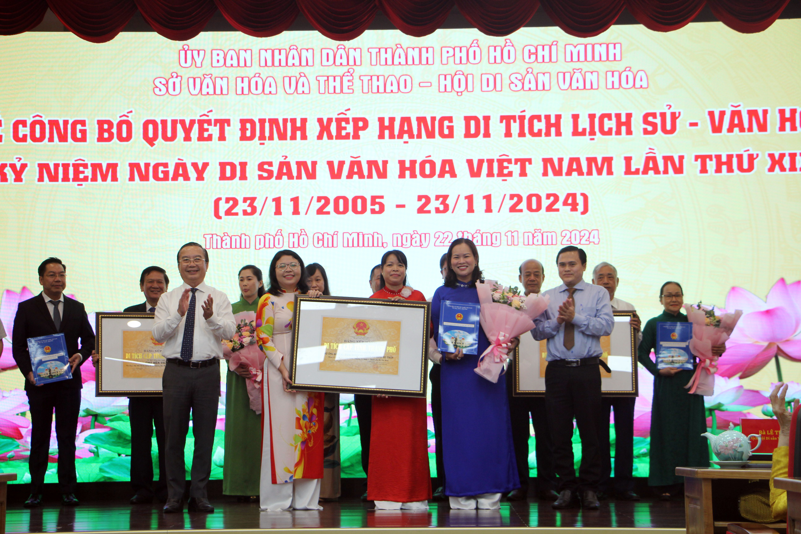 ទីក្រុងហូជីមិញប្រគល់វិញ្ញាបនបត្រចំណាត់ថ្នាក់ដល់វត្ថុបុរាណស្ថាបត្យកម្ម និងសិល្បៈចំនួន៥ - រូបថត ៨