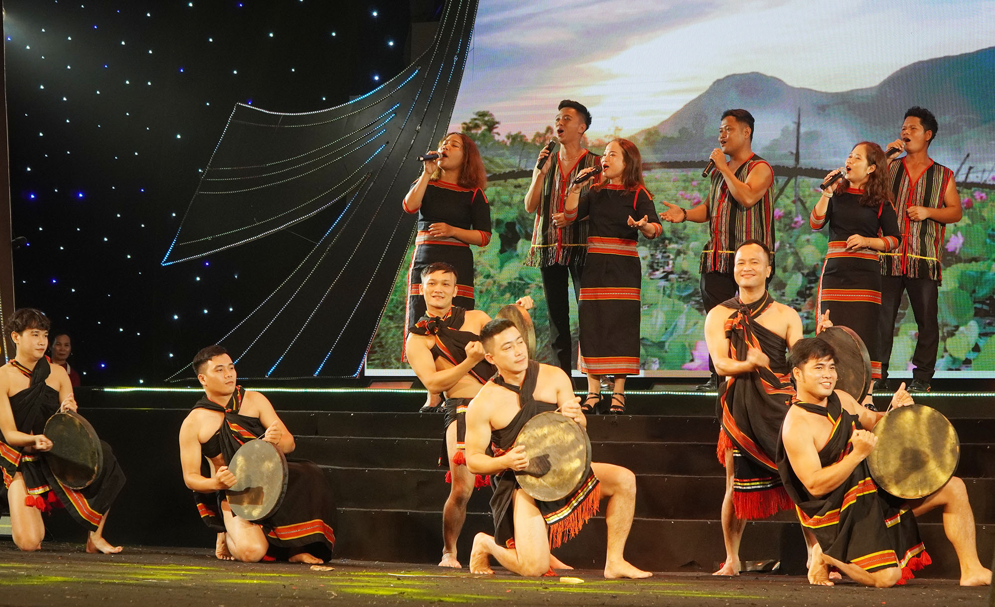 Inauguración del Festival de Cultura Étnica de Vietnam 2024 - foto 6