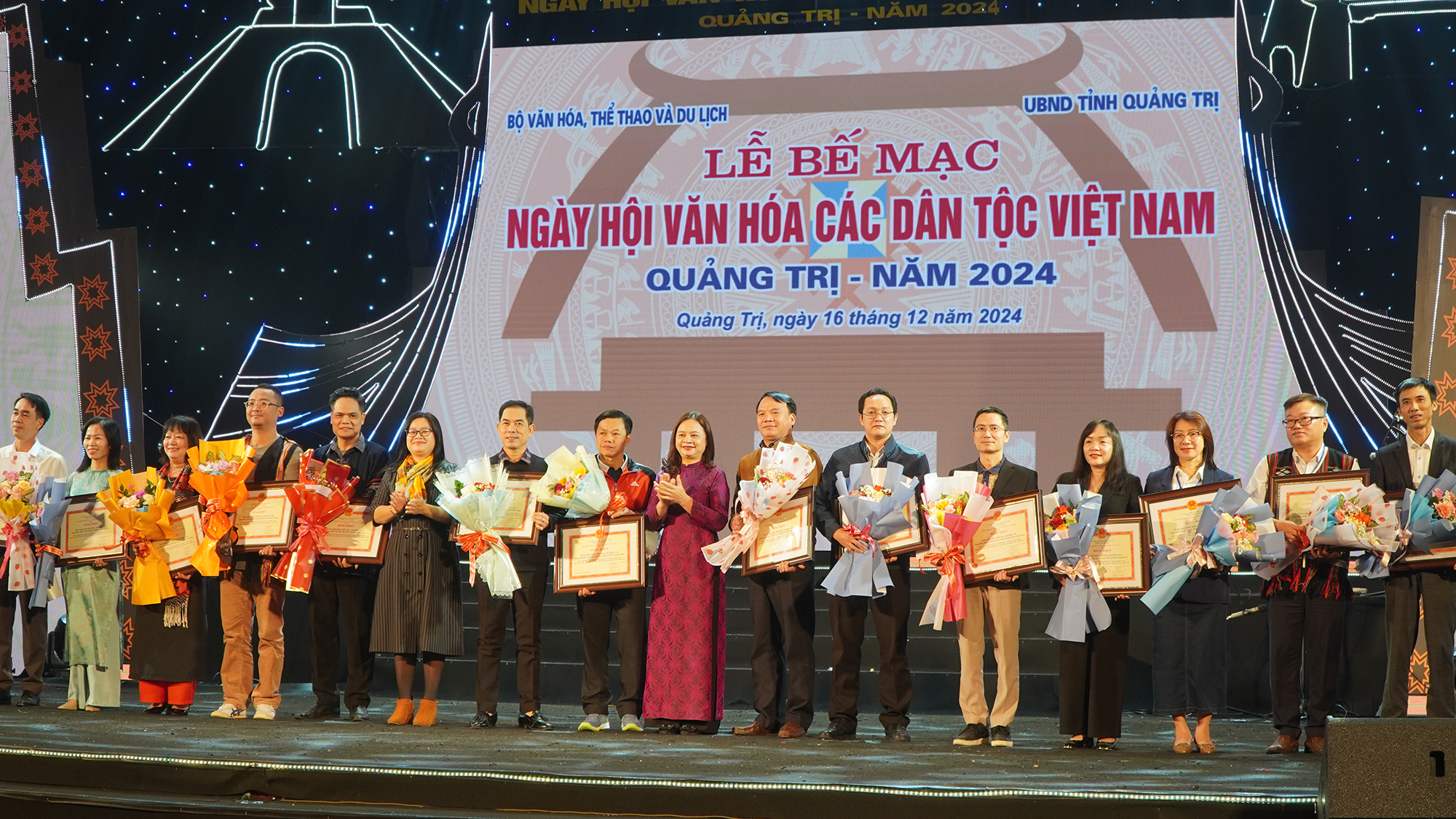 Upacara Penutupan Festival Budaya Etnis Vietnam 2024 - Foto 5