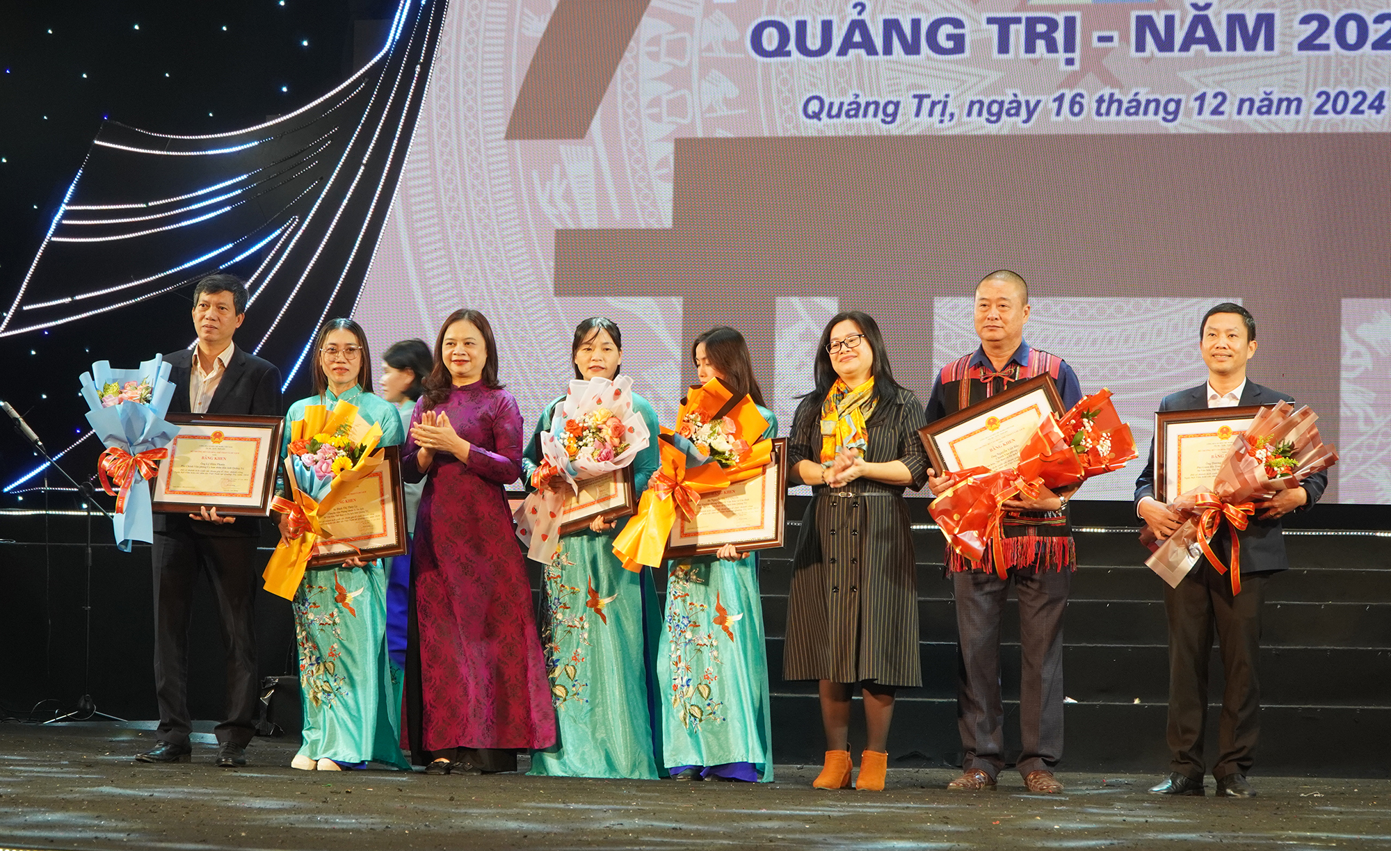 Upacara Penutupan Festival Budaya Etnis Vietnam 2024 - Foto 6
