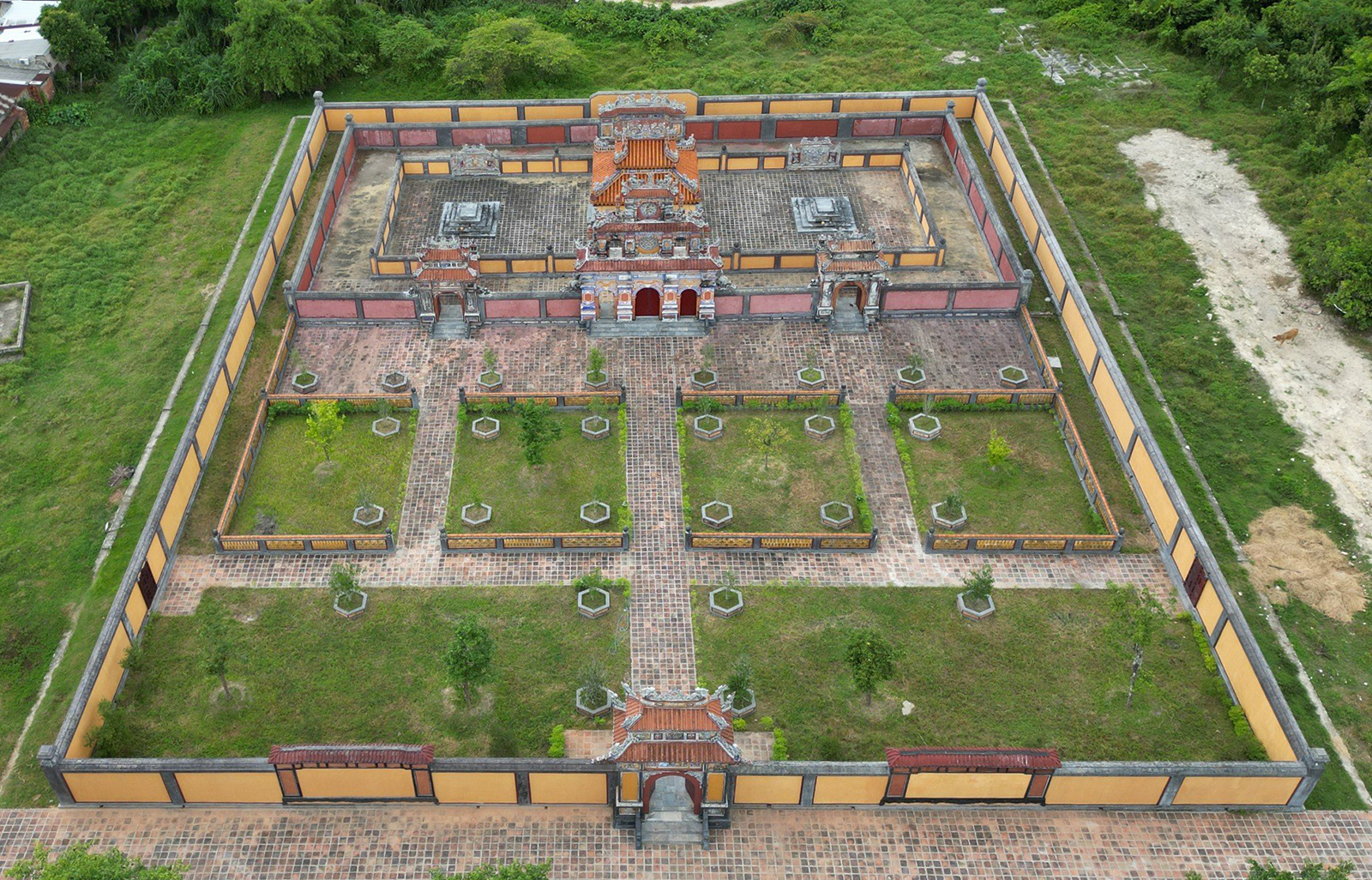 ថ្លៃចូលទស្សនាផ្នូររាជវង្សឌុចឌុចនឹងត្រូវគិតចាប់ពីថ្ងៃទី 1 ខែមករា ឆ្នាំ 2025 - រូបភាពទី 2