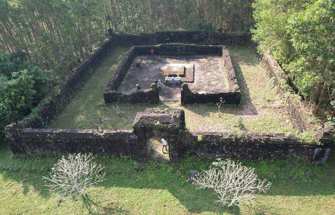 អាជ្ញាធរបានរកឃើញថាផ្នូររបស់ព្រះអម្ចាស់ ង្វៀន ភុក ឃោត ត្រូវបានគេលួច - រូបថតទី 3