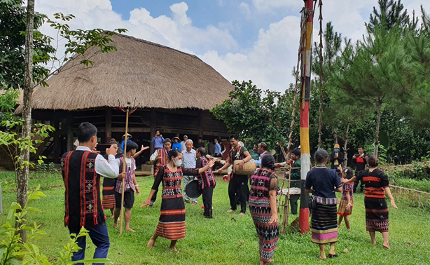 Phát huy vai trò người có uy tín vùng đồng bào dân tộc thiểu số Quảng Bình - ảnh 1