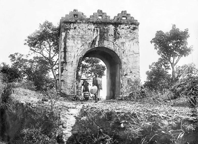 លាតត្រដាងផ្លូវ